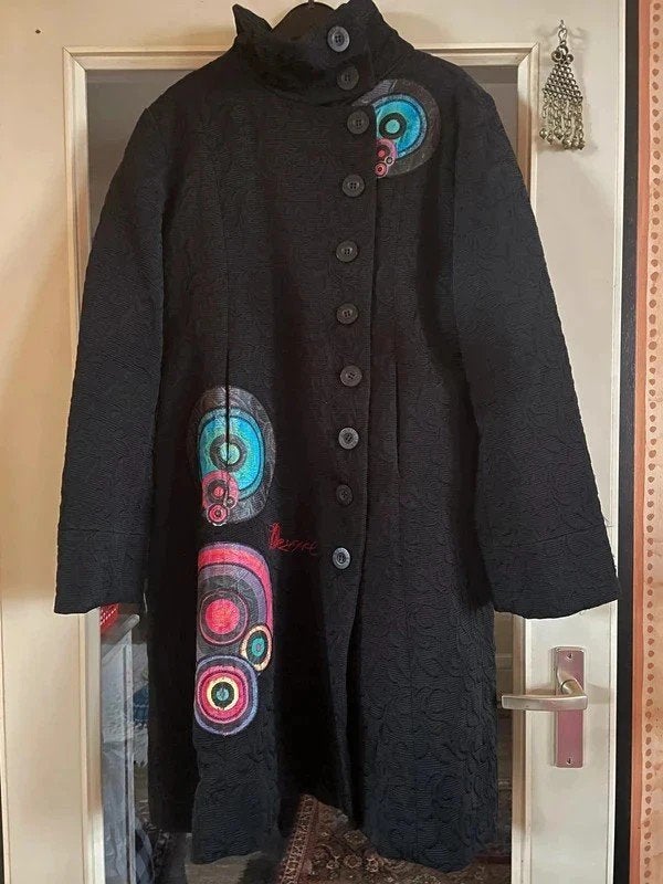 Super gave a-lijn jas van Desigual 44/46 met opdruk 79,99€, Zwart, Maat 42/44 (L), Ophalen of Verzenden, Zo goed als nieuw
