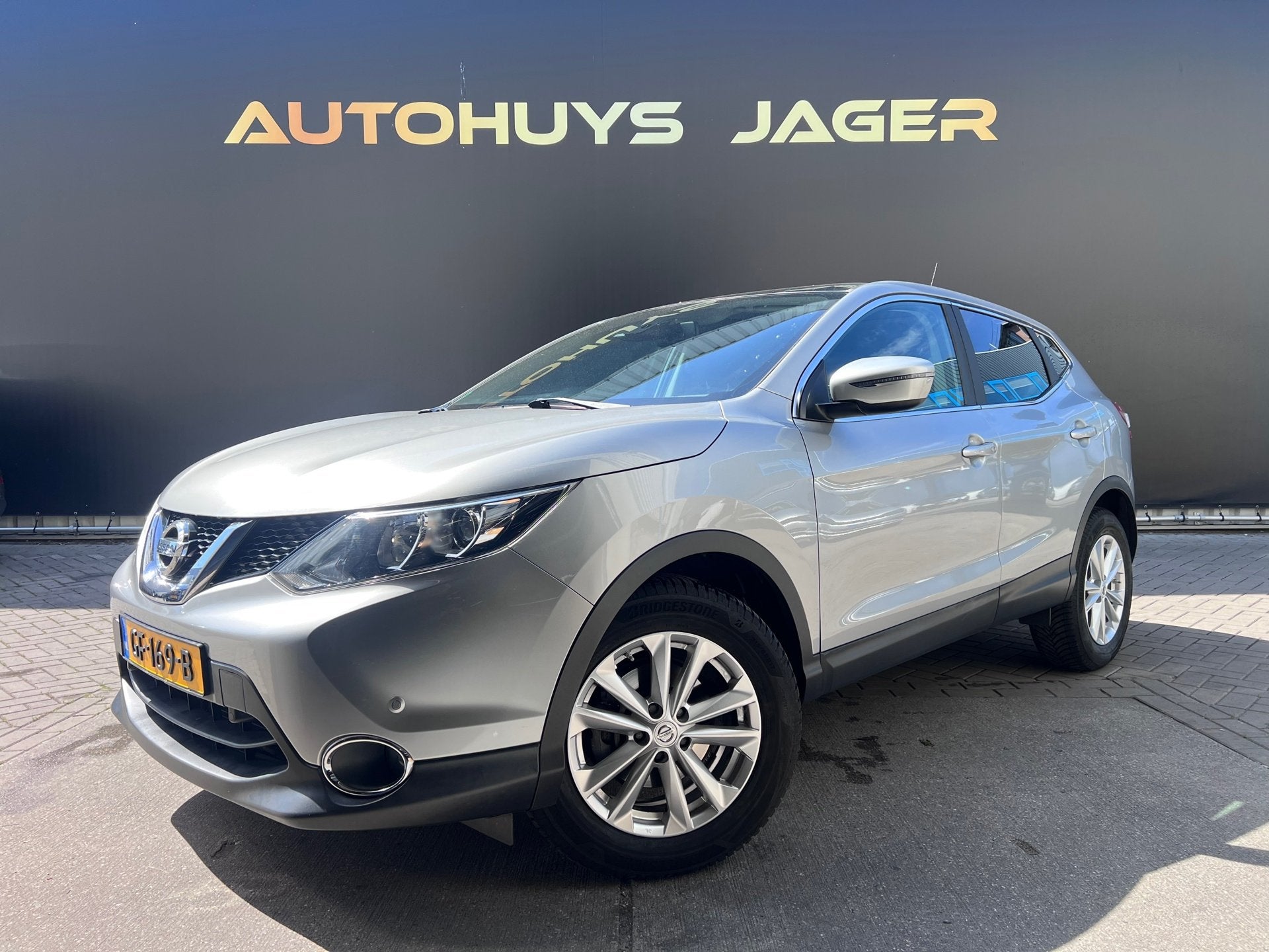 Nissan Qashqai 1.2 Connect Edition - Camera - Keyless - Pano, Euro 5, Stof, Gebruikt, 4 cilinders