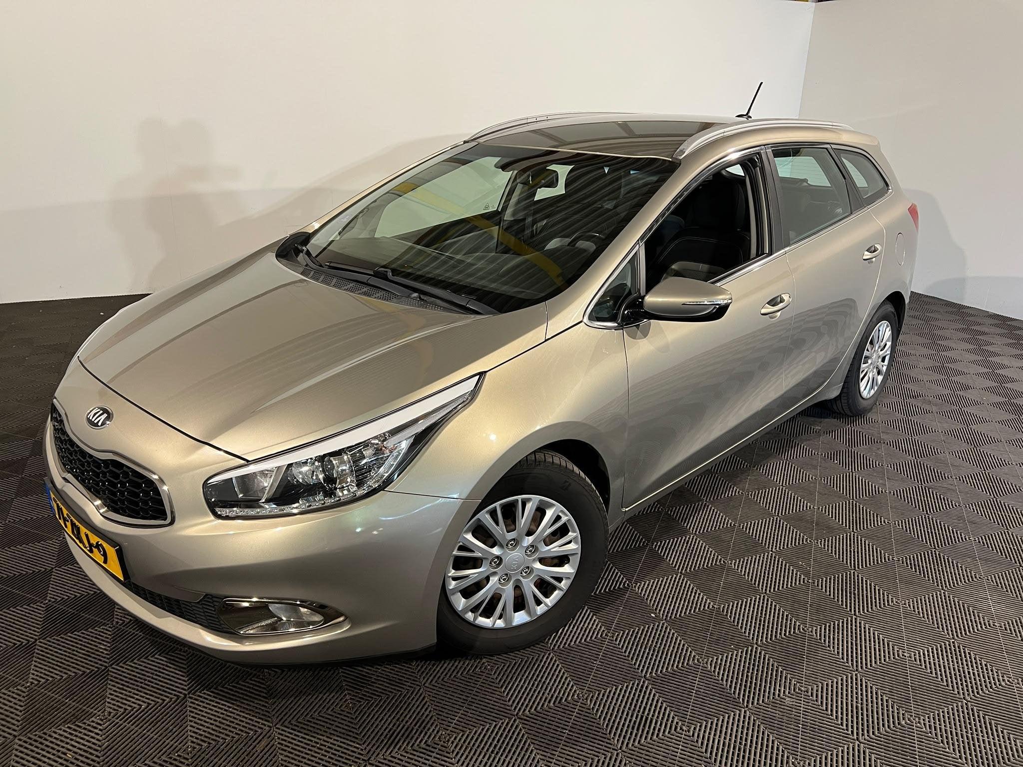 Kia cee'd Sportswagon 1.6 GDI Plus Pack, Auto's, Voorwielaandrijving, Euro 5, Gebruikt, 1591 cc