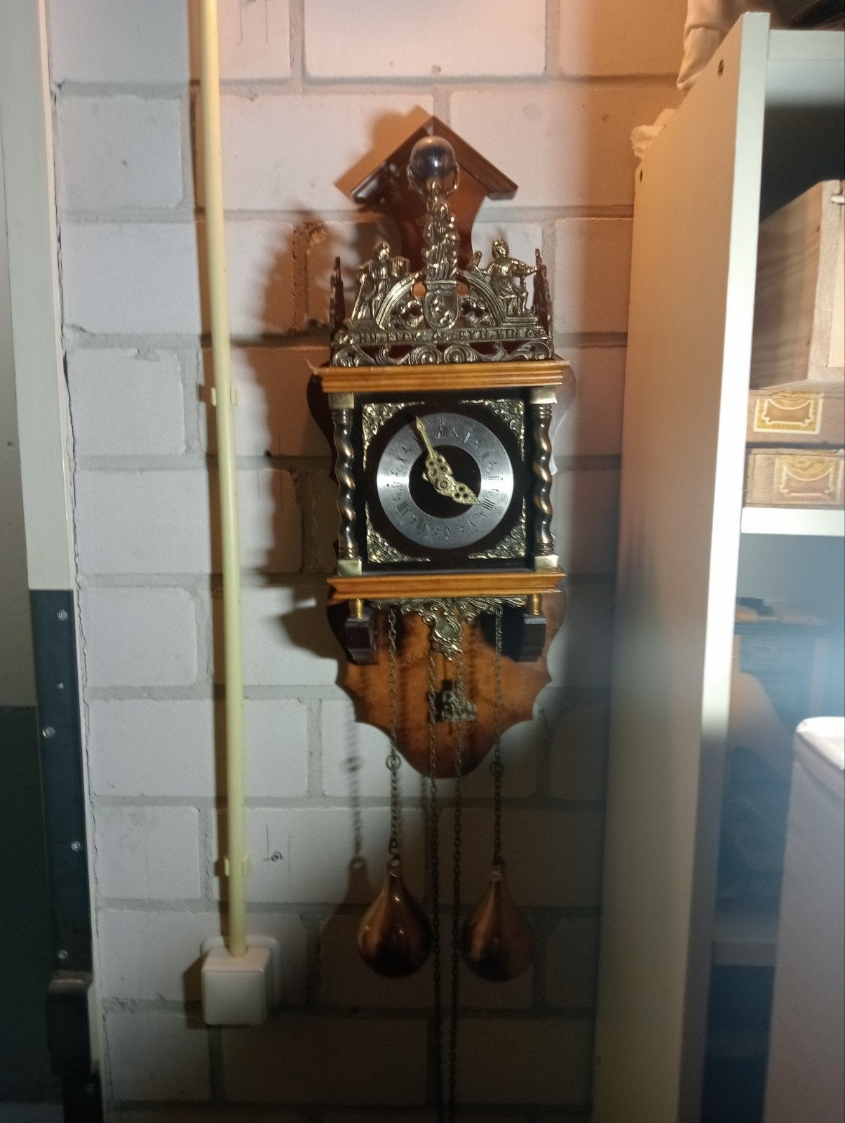 Zaanse Wandklok met Gewichten - Decoratief en Functioneel, Ophalen