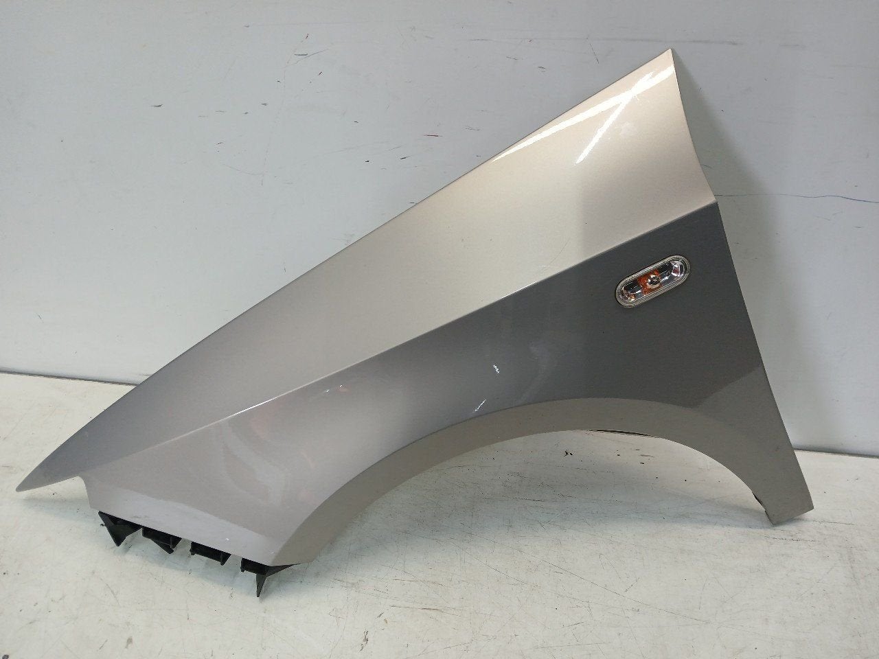 Spatbord links voor Seat Ibiza, Onderdelen@venauto.nl, Van der Ven Autorecycling B.V., Gebruikt, Ettenseweg 76, 4706 PB Roosendaal, The Netherlands