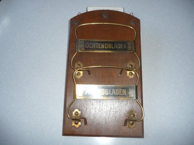 oude antieke kranten bladen rek, Ophalen of Verzenden