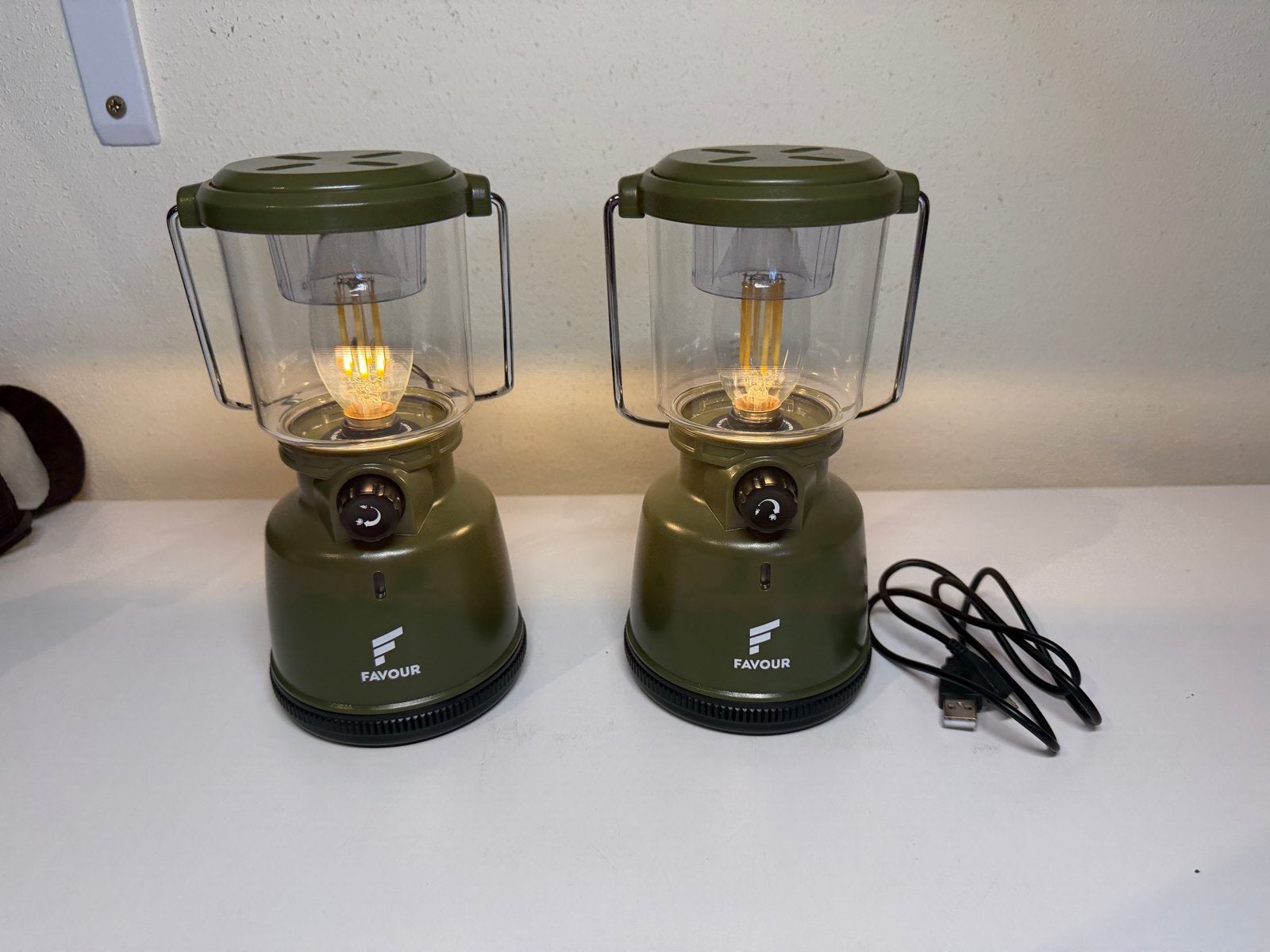 Set van 2 Favour LED Camping Lantaarns - Oplaadbaar, Ophalen of Verzenden, Zo goed als nieuw, Accu