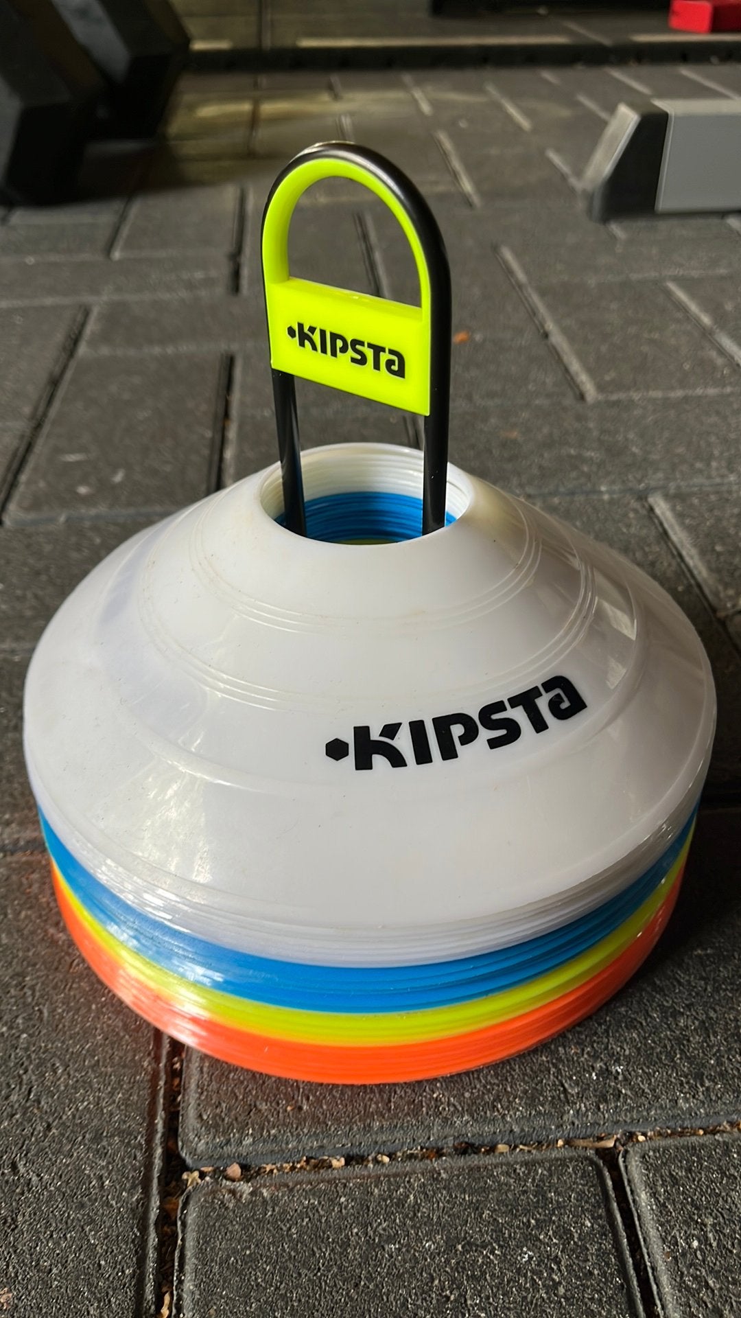 Kipsta voetbalpionnen / hoedjes, Maat XS of kleiner, Ophalen, Zo goed als nieuw, Shirt