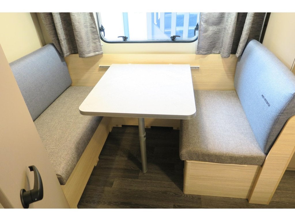 Foto 10 van Weinsberg CaraLife 390 QD AIRCO+MOVER+CASSETTELUIF.