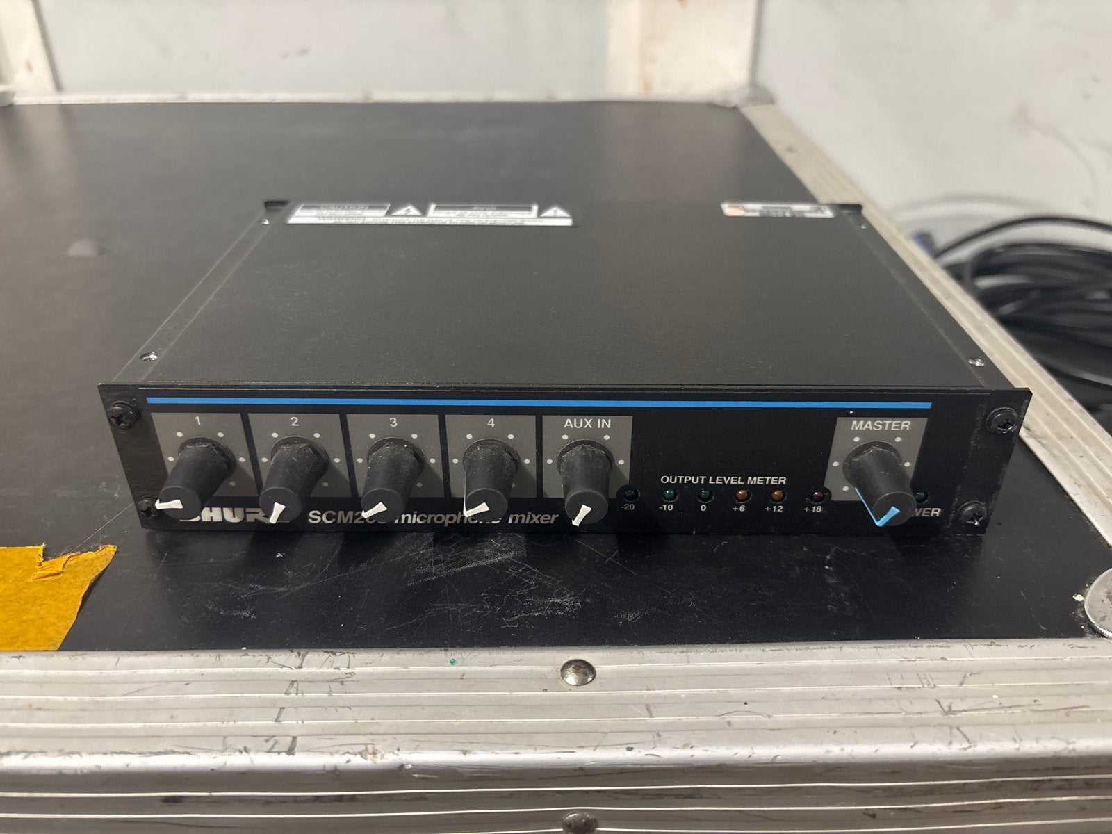 Shure SCM268 Microfoonmixer - Compacte 4-kanaals mixer, Ophalen of Verzenden, Gebruikt, Minder dan 5 kanalen, Microfooningang