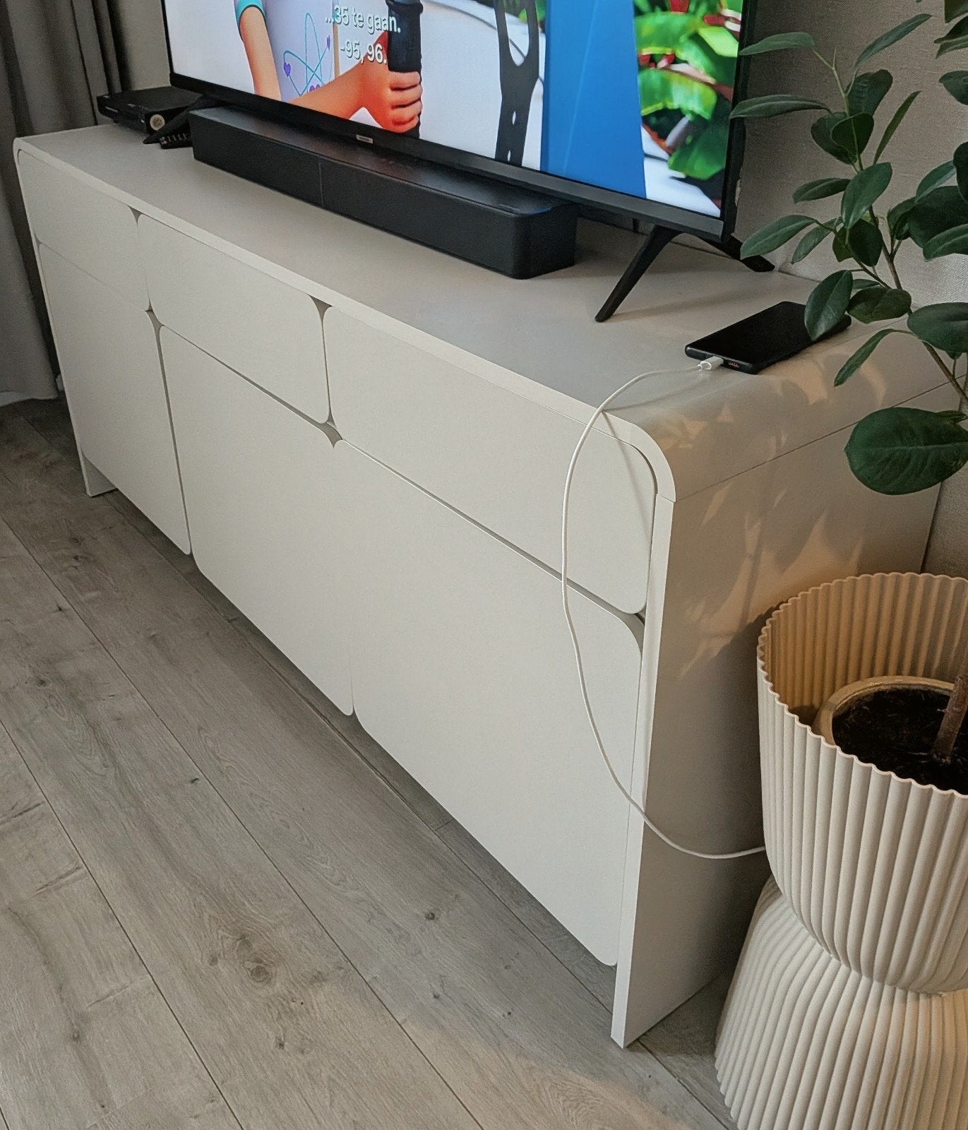 mooi modern dressoir, Ophalen, Zo goed als nieuw, 25 tot 50 cm