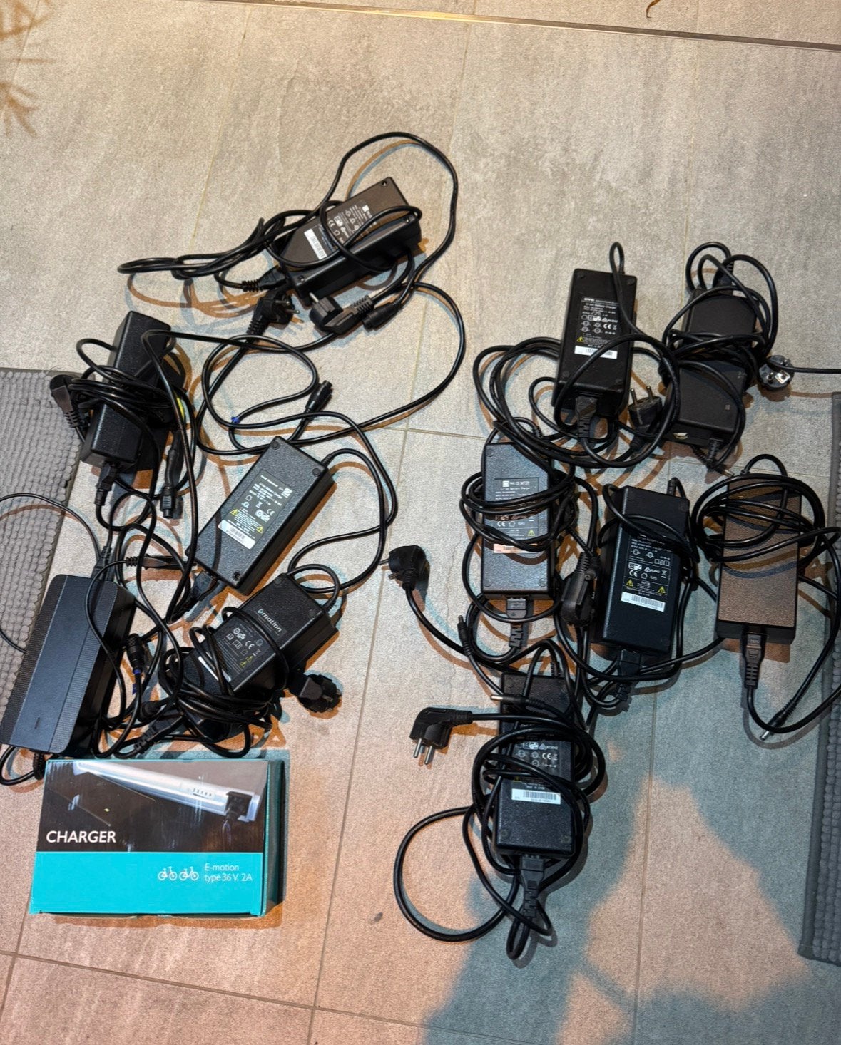 GETEST 1-pins en 5-pins opladers Sparta / lader Batavus, Ophalen of Verzenden, Zo goed als nieuw