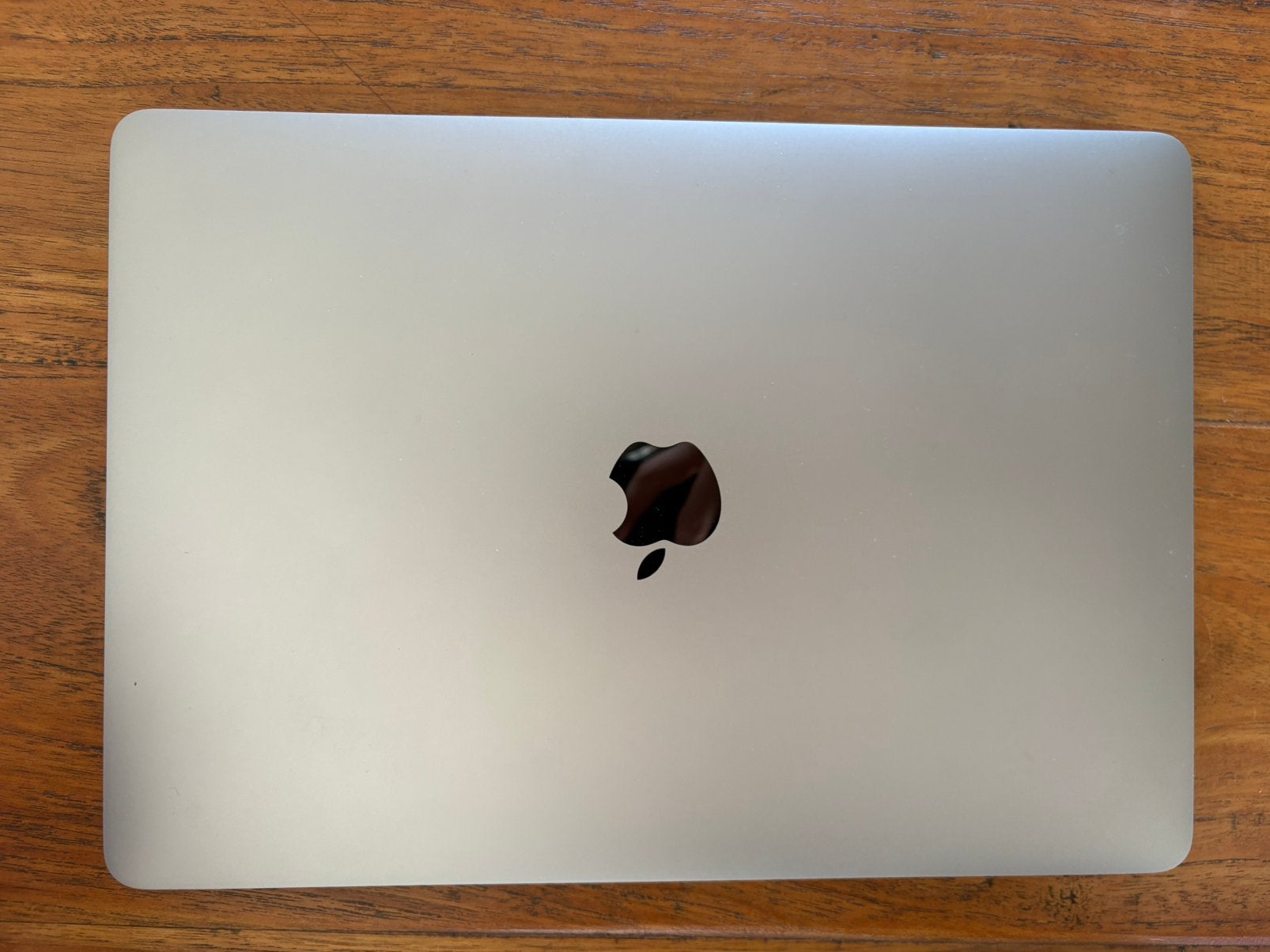 Foto 6 van MacBook Air 2020 13” Space Gray 1 van 2.