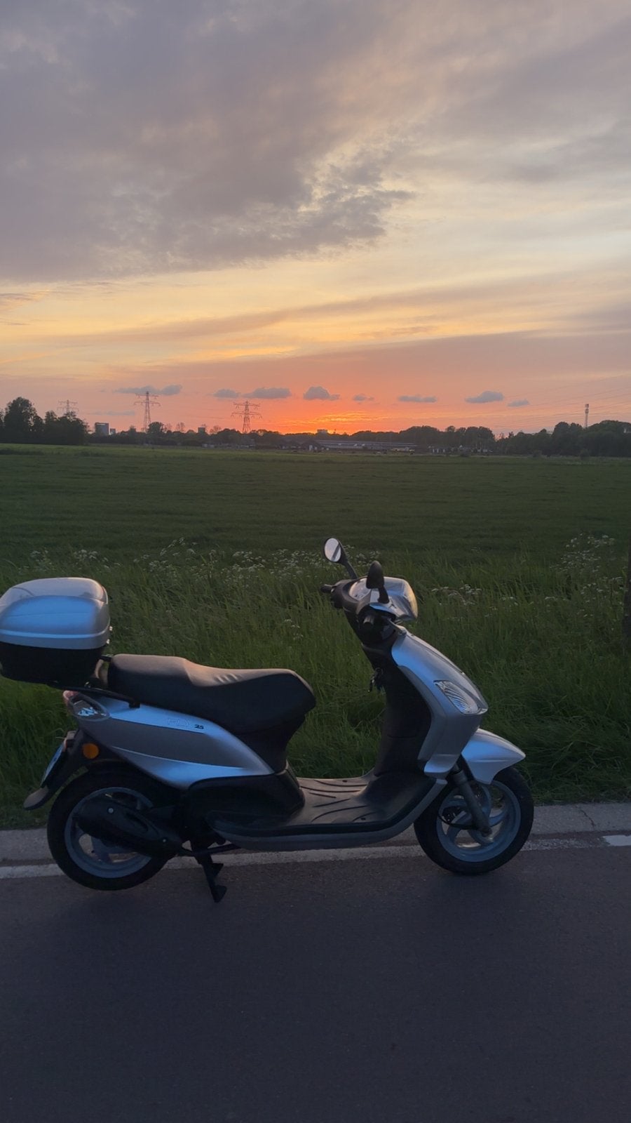 Piaggio Fly 80cc 4-takt met topkoffer - met WOK, Ophalen, Gebruikt, Benzine, Fly
