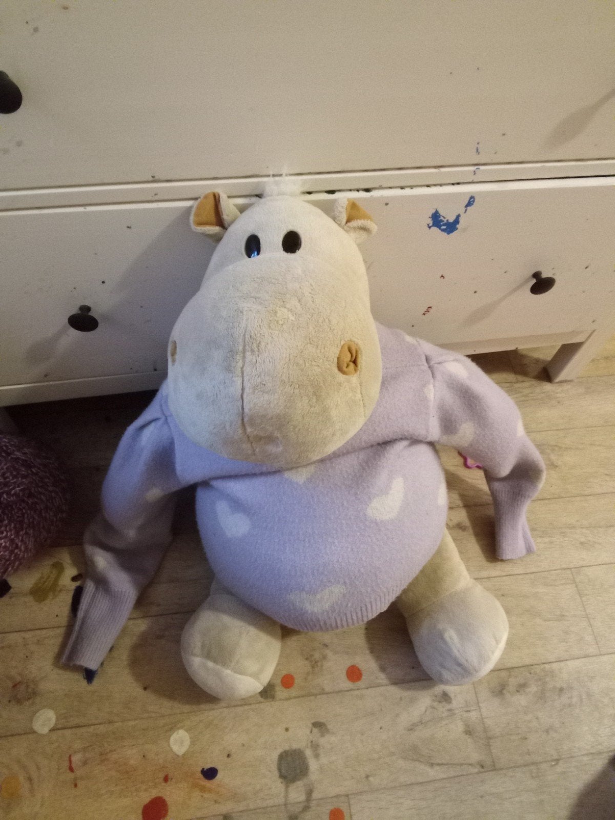schattige grote nijlpaard 45 cm met paars truitje aan, Ophalen of Verzenden, Zo goed als nieuw, Overige typen