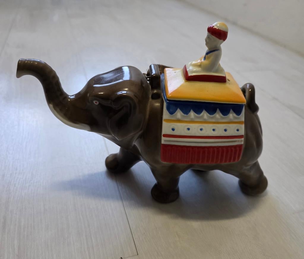 Theepot olifant Mosa, Periode: 1920 – 1930, Antiek en Kunst, Ophalen of Verzenden