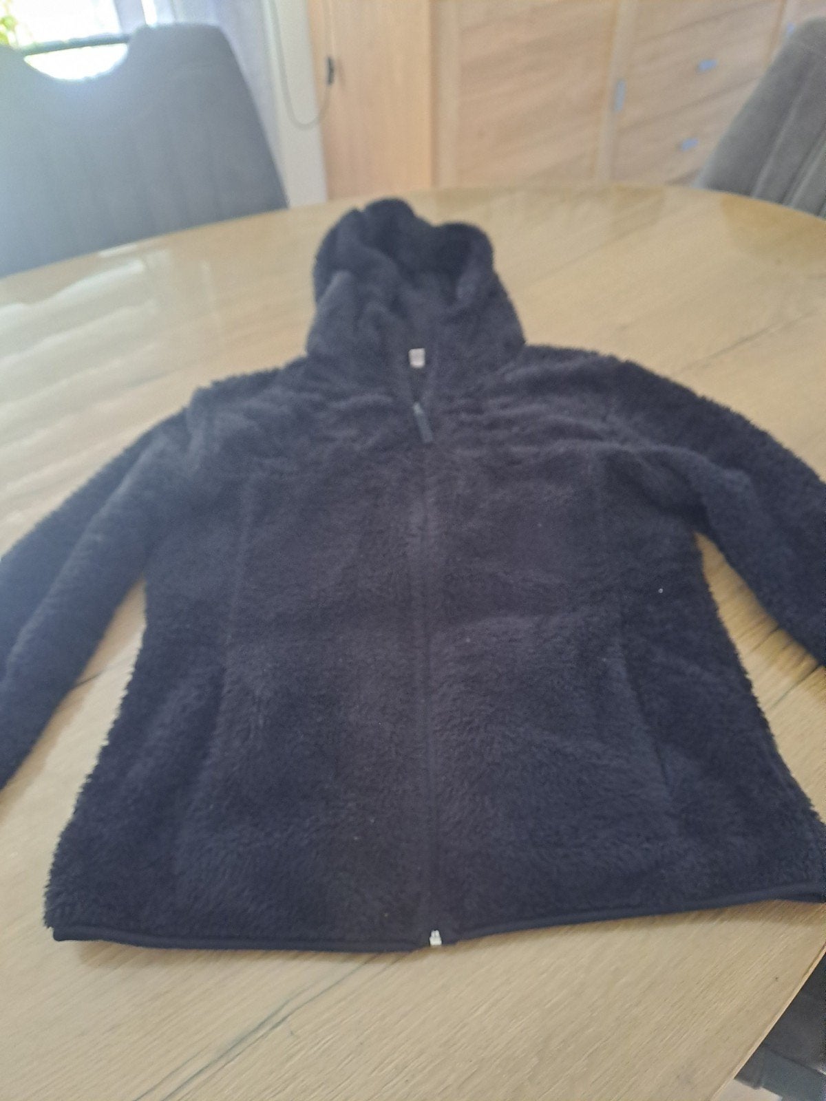 Zwart fluffy/teddy vest/jas met capuchon - Maat L, Ophalen of Verzenden, Gedragen, Maat 42/44 (L), Zwart