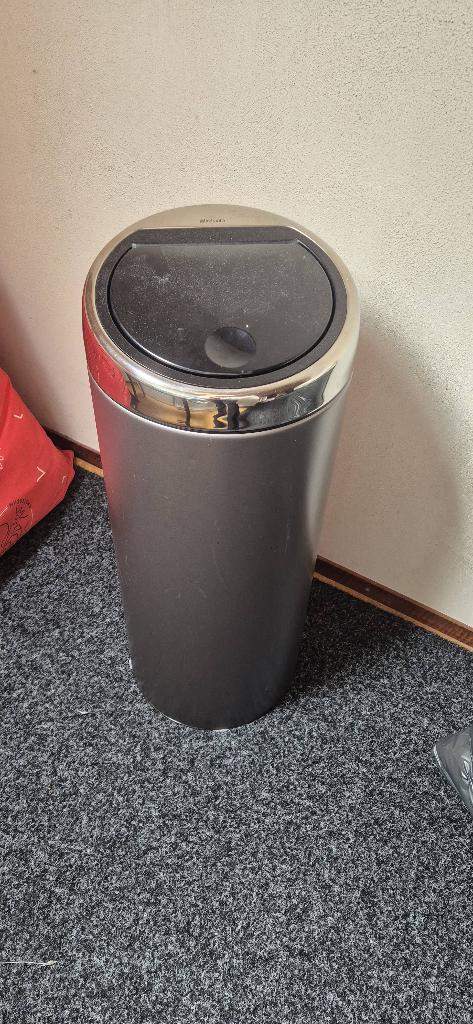 Brabantia touch bin 30 liter grijs, 30 tot 40 liter, Ophalen, Gebruikt, Rvs