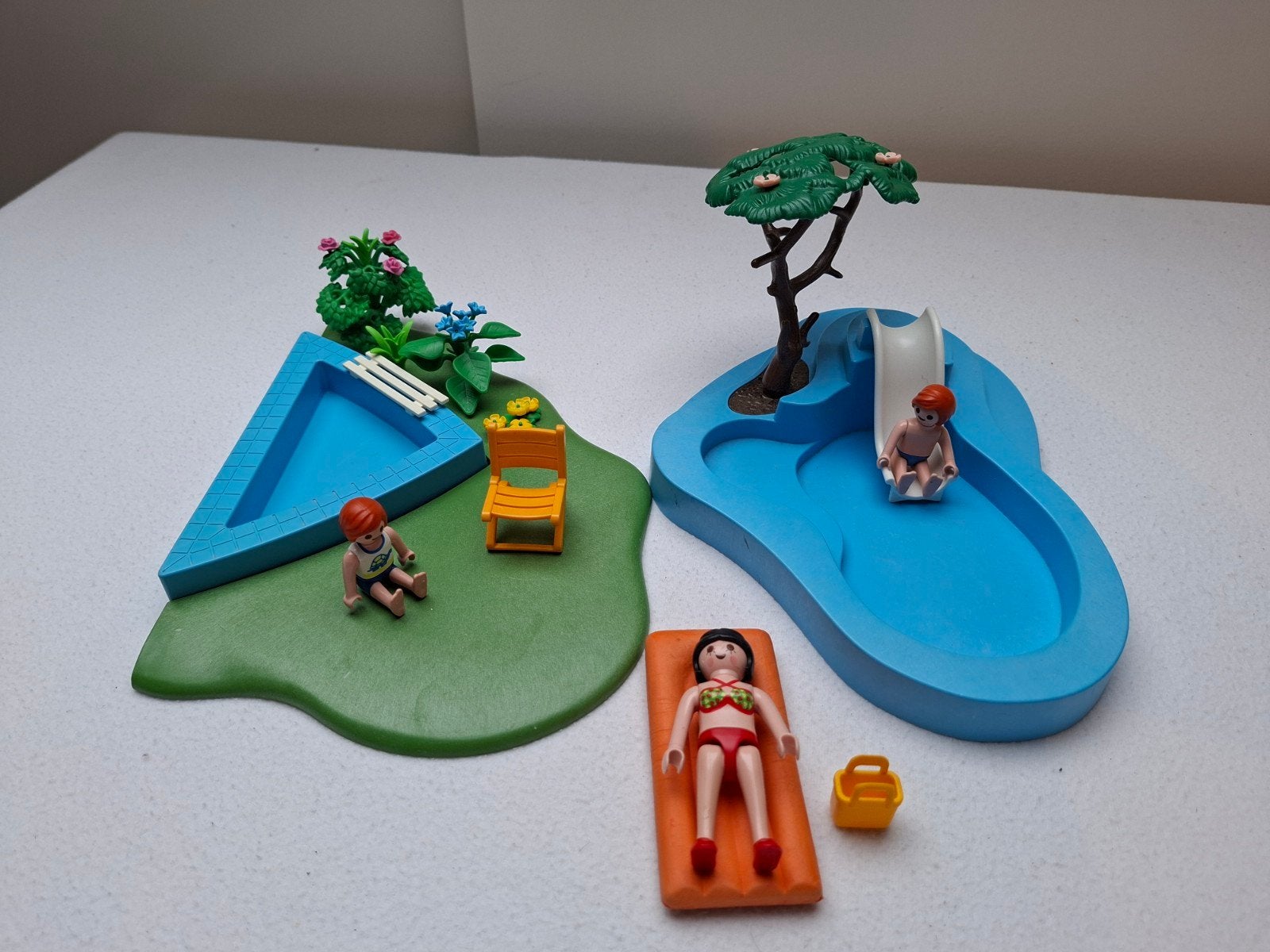 Playmobil zwembad met glijbaan en figuren, Ophalen of Verzenden, Gebruikt, Jongen of Meisje