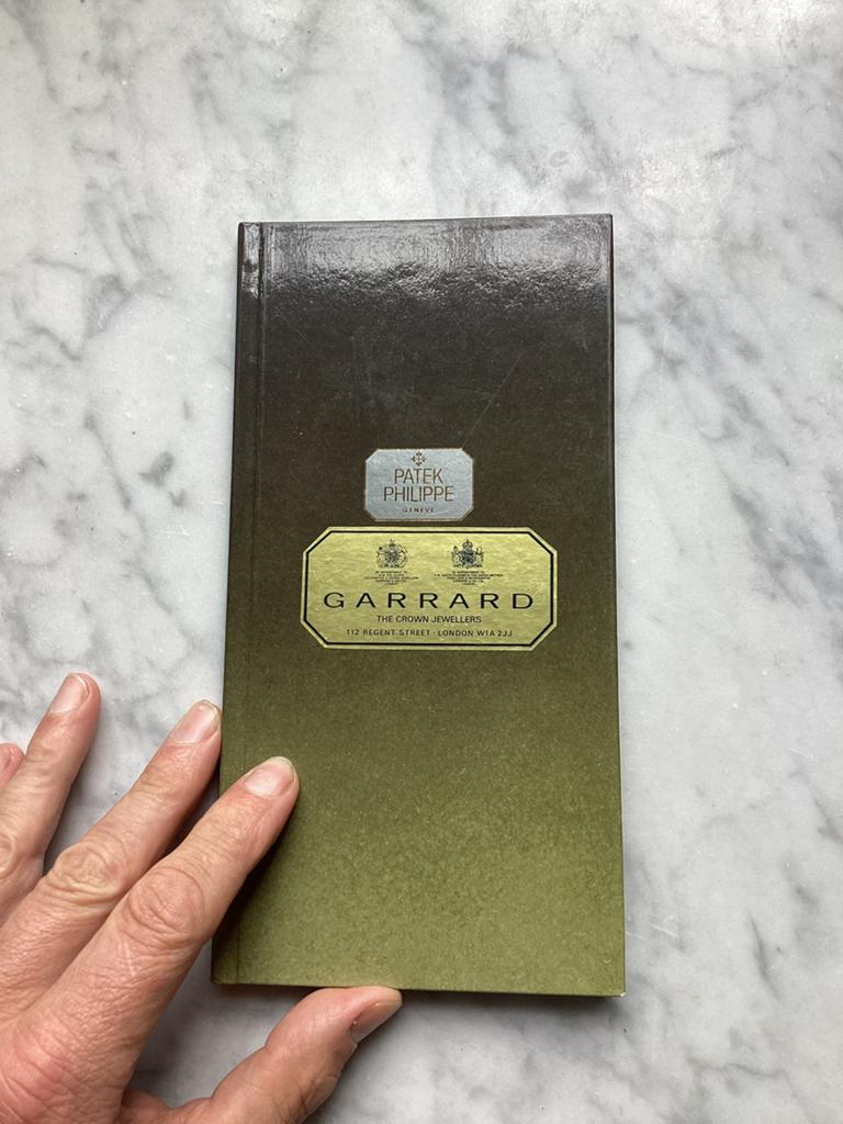 Hardcover catalogus Patek Philippe met prijslijst uit 1989, Boeken, Ophalen of Verzenden, Zo goed als nieuw, Overige onderwerpen