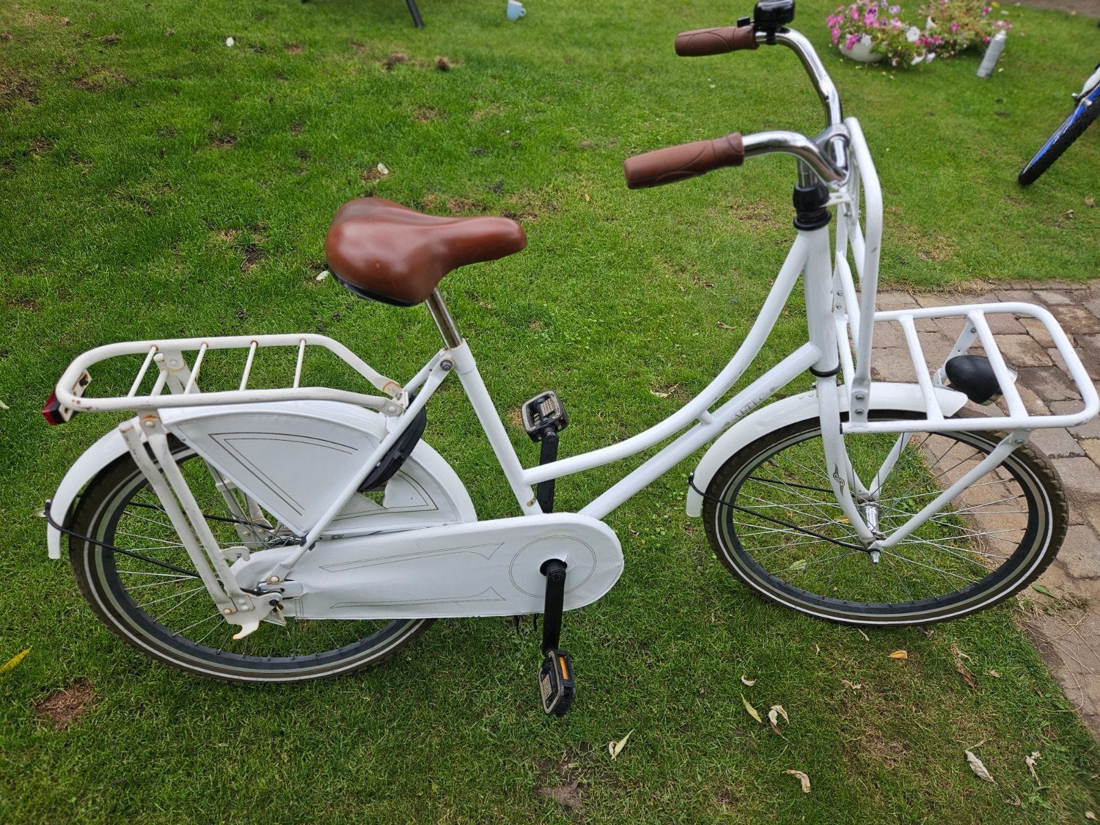 Altec 24 inch meisjesfiets - Wit met bruine accenten, Fietsen en Brommers, Ophalen, Terugtraprem, Altec, Gebruikt