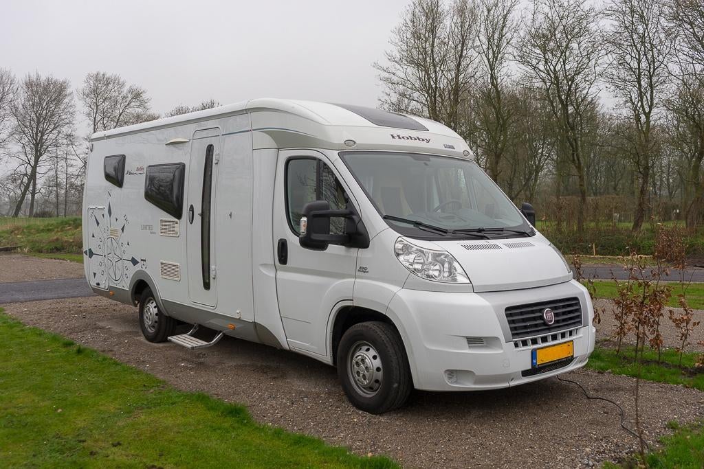 Hobby Van Exclusive DL 500 GESC Lim. Ed 88100 km 2013, Caravans en Kamperen, Campers, Chemisch toilet, Standaard zit, Ringverwarming