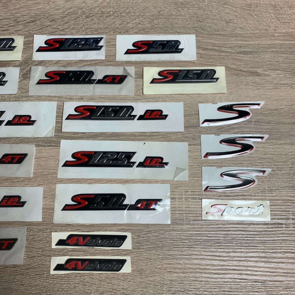 Emblemen Vespa S150 S125 S50 origineel, Info@jynkx.com, Nieuw, Ophalen of Verzenden, Piazza 99