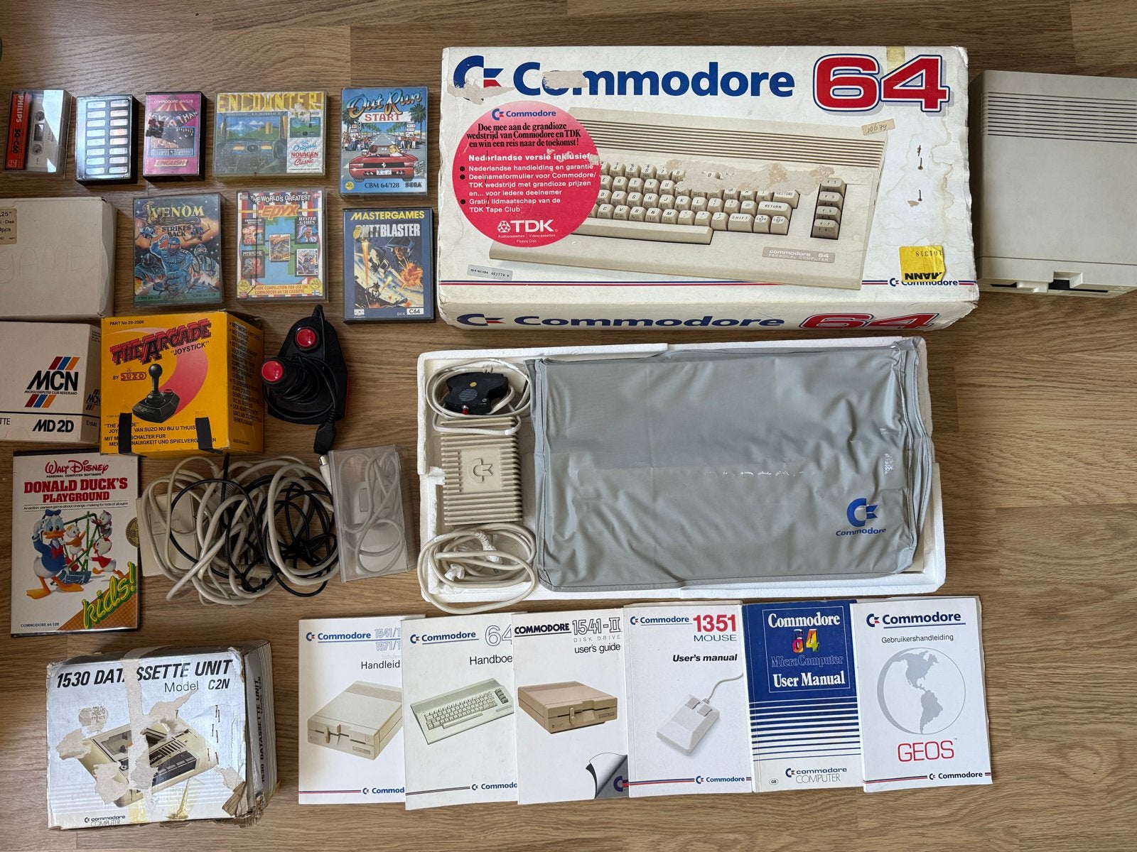Commodore 64 grote set met veel Accessoires en Spellen, Ophalen of Verzenden, Overige merken, Gebruikt