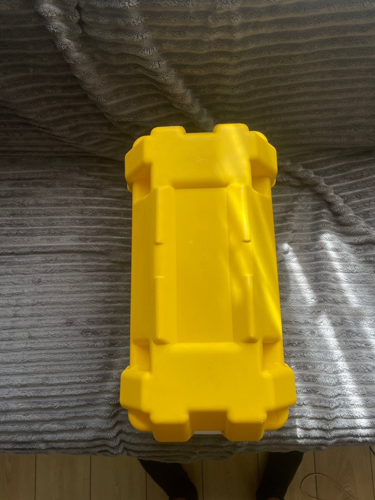 Gele Accubak / Batterijdoos voor voertuigen, Ophalen of Verzenden, Gebruikt, Universele onderdelen
