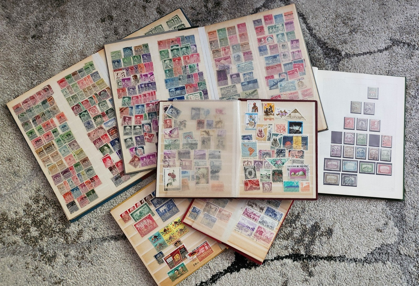 Grote verzameling postzegels ( ruim 4200)., Verzenden, Na 1940