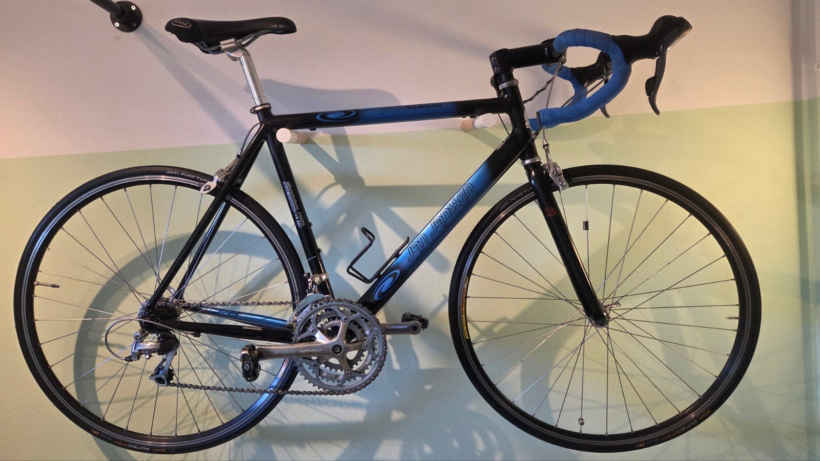 Jan Janssen Vuelta racefiets, aluminium 7005, Shimano Sora, Fietsen en Brommers, Fietsen | Racefietsen, Velgrem, Aluminium, Zo goed als nieuw