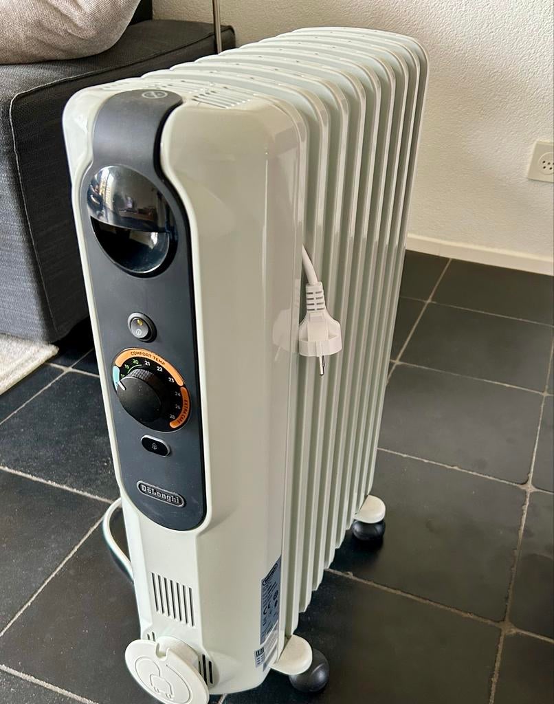 De'Longhi Radia S Easytronic Oliekachel - Zo goed als nieuw, Huis en Inrichting, Kachels, Ophalen, Oliekachel, Elektrisch, Zo goed als nieuw