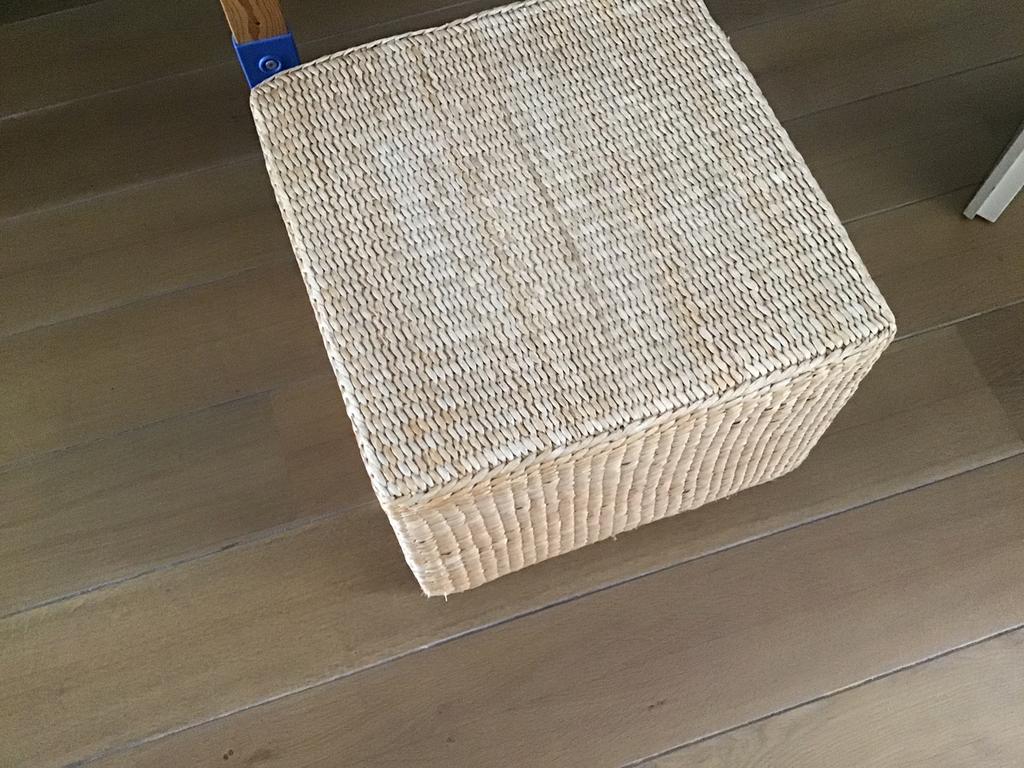 Rieten poef, Ophalen, Gebruikt, Rond, Minder dan 50 cm
