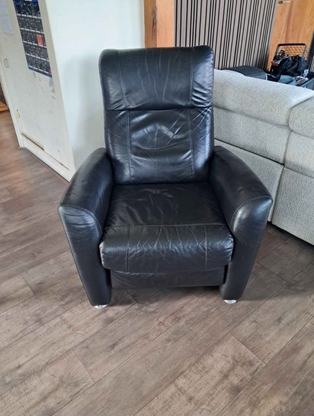 Zwarte leren relaxfauteuil - Nette staat, Ophalen, Gebruikt, Modern, Comfort, 75 tot 100 cm