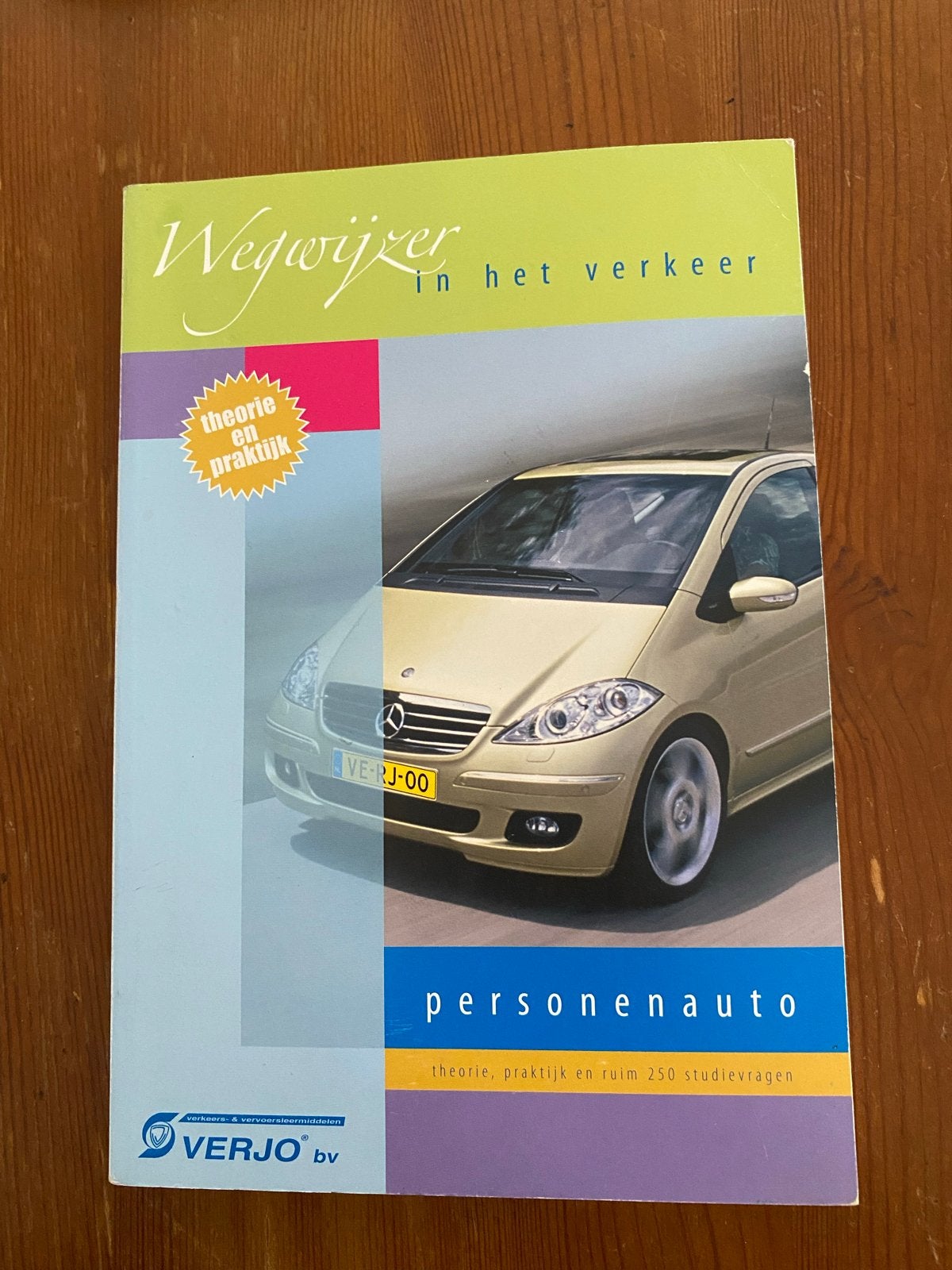 Wegwijzer in het verkeer personenauto theorieboek, Ophalen of Verzenden, Gelezen, Overige niveaus