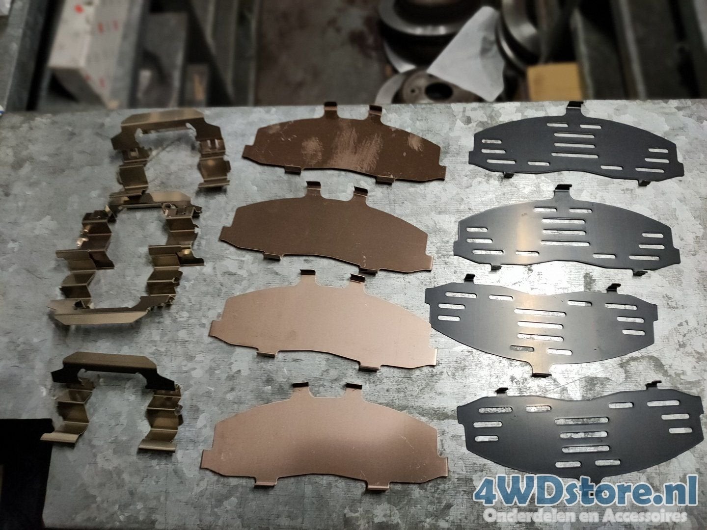 Nissan Patrol Y61 remblok shimset vooras 41080VB226, -, -, Nieuw, Ophalen of Verzenden