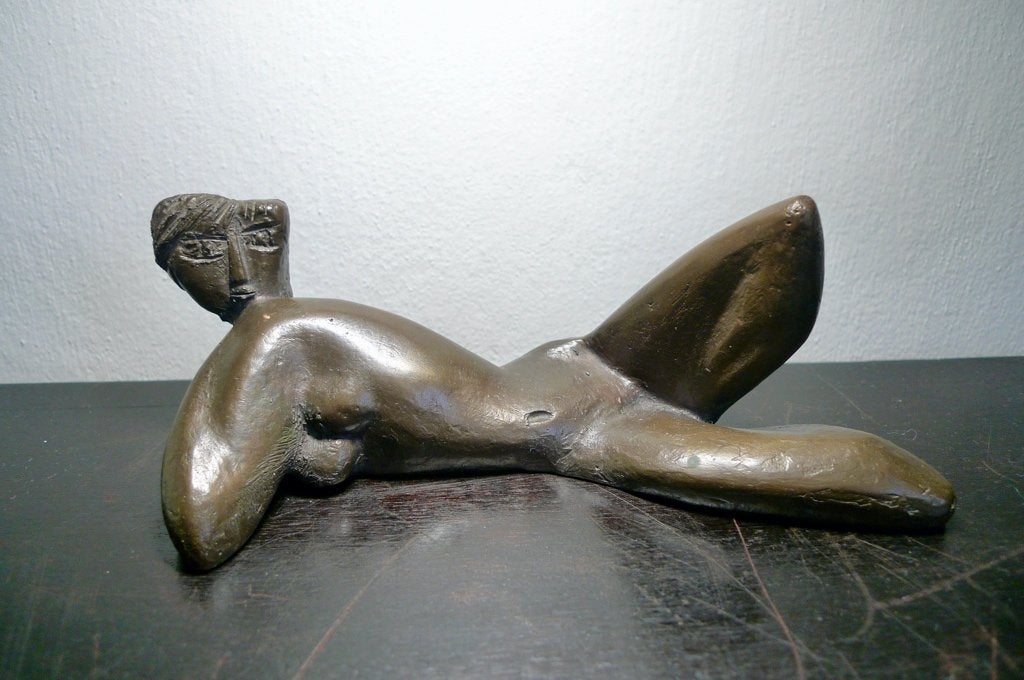 Bronzen beeld liggend naakt Gertrud Angelika Wetzel., Ophalen of Verzenden, Brons, 20 - 50 cm, Beeld