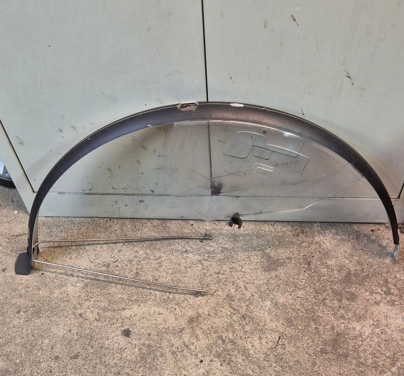 Zwart aluminium achterspatbord voor Sparta F8e (28 inch)
​, Elektrische fiets, Sparta F8e, Ophalen of Verzenden, Aluminium