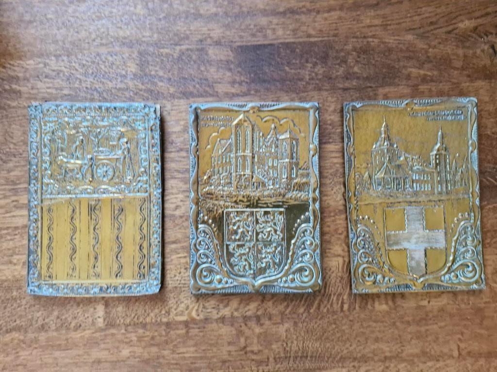 3 koperen wanddecoraties kasteel Beusdael en kasteel Croij, Ophalen, Metaal, Gebruikt, 18 cm