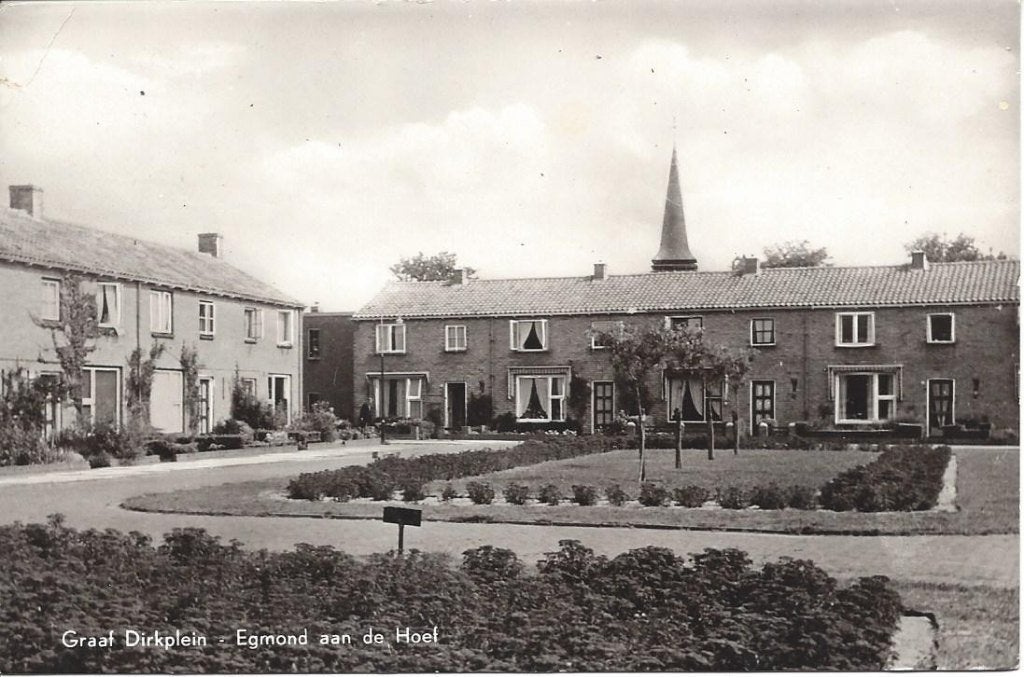 Egmond aan den Hoef (N.H.) Graaf Dirkplein, gelopen 1961, Ophalen of Verzenden, 1940 tot 1960, Gelopen, Noord-Holland