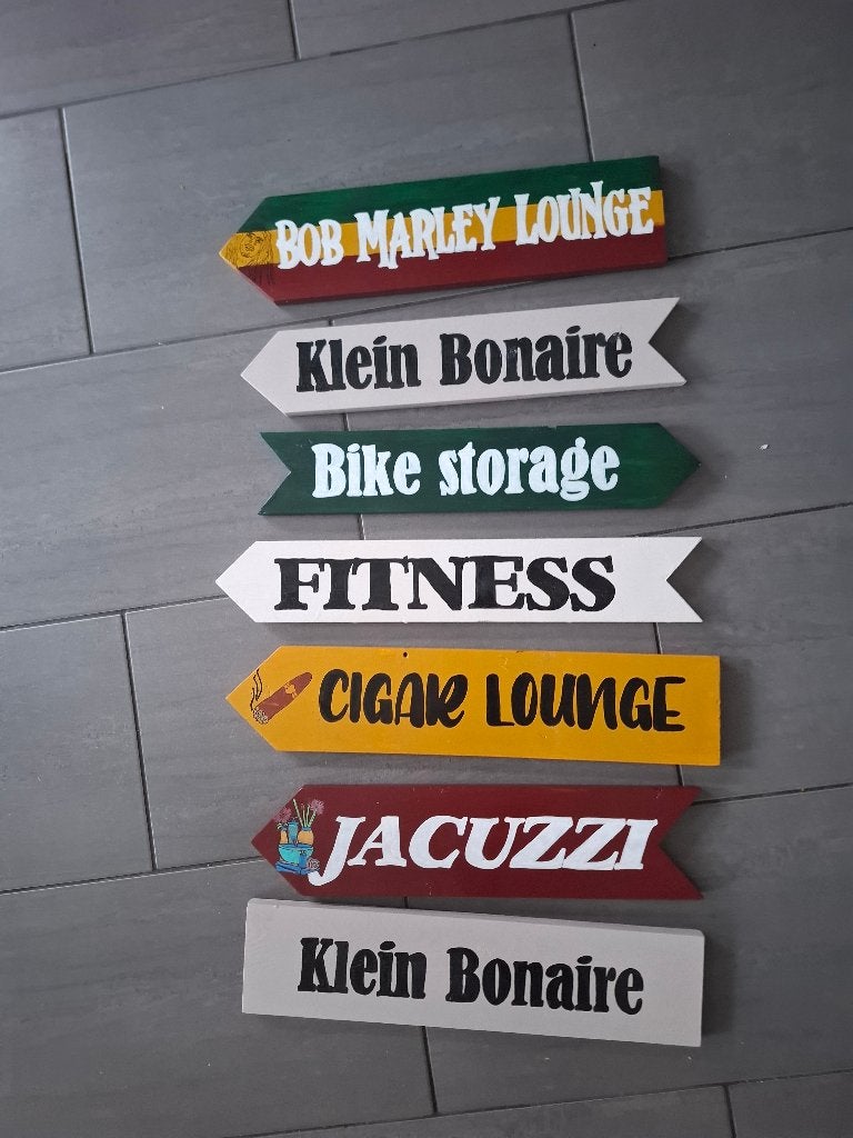 Ibiza Wegwijzer Borden Hout Op Maat Events Horeca Tuin!, Ophalen of Verzenden, RW Houtidee – Handgemaakte Ibiza Stijl Houten Wegwijzer Borden en Pijlen voor Bedrijfsevents, Horeca, Beachclubs, Campings en Festivals, Unieke Bewegwijzering en Decoratie op Maat met Logo, Tekst en Kleuren voor Professionele Sfeerbeleving
