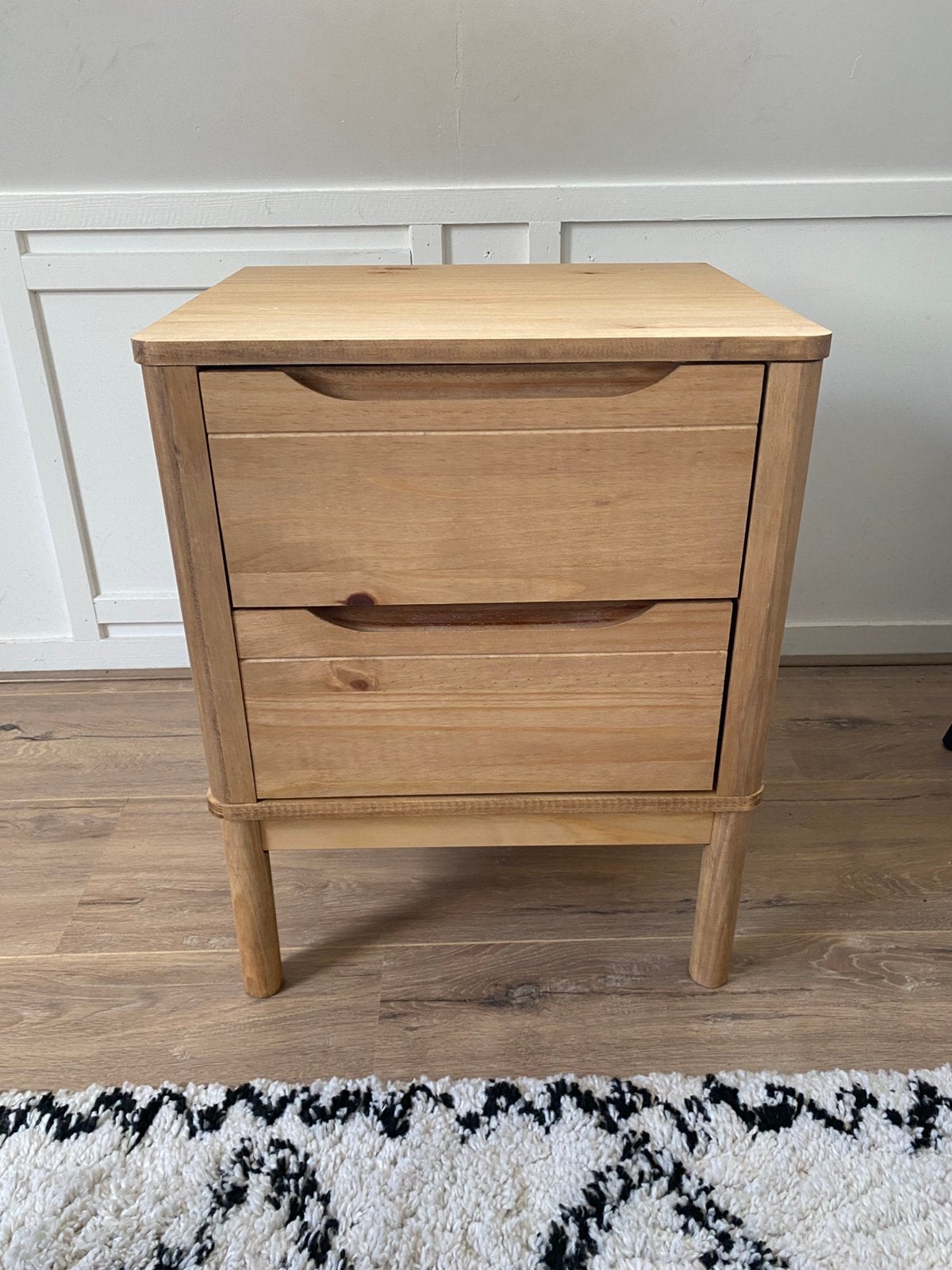 Nieuw vidaXL Nachtkastje FLORO - 45x39x57cm grenenhout, Huis en Inrichting, Slaapkamer | Nachtkastjes, Ophalen, Minder dan 45 cm
