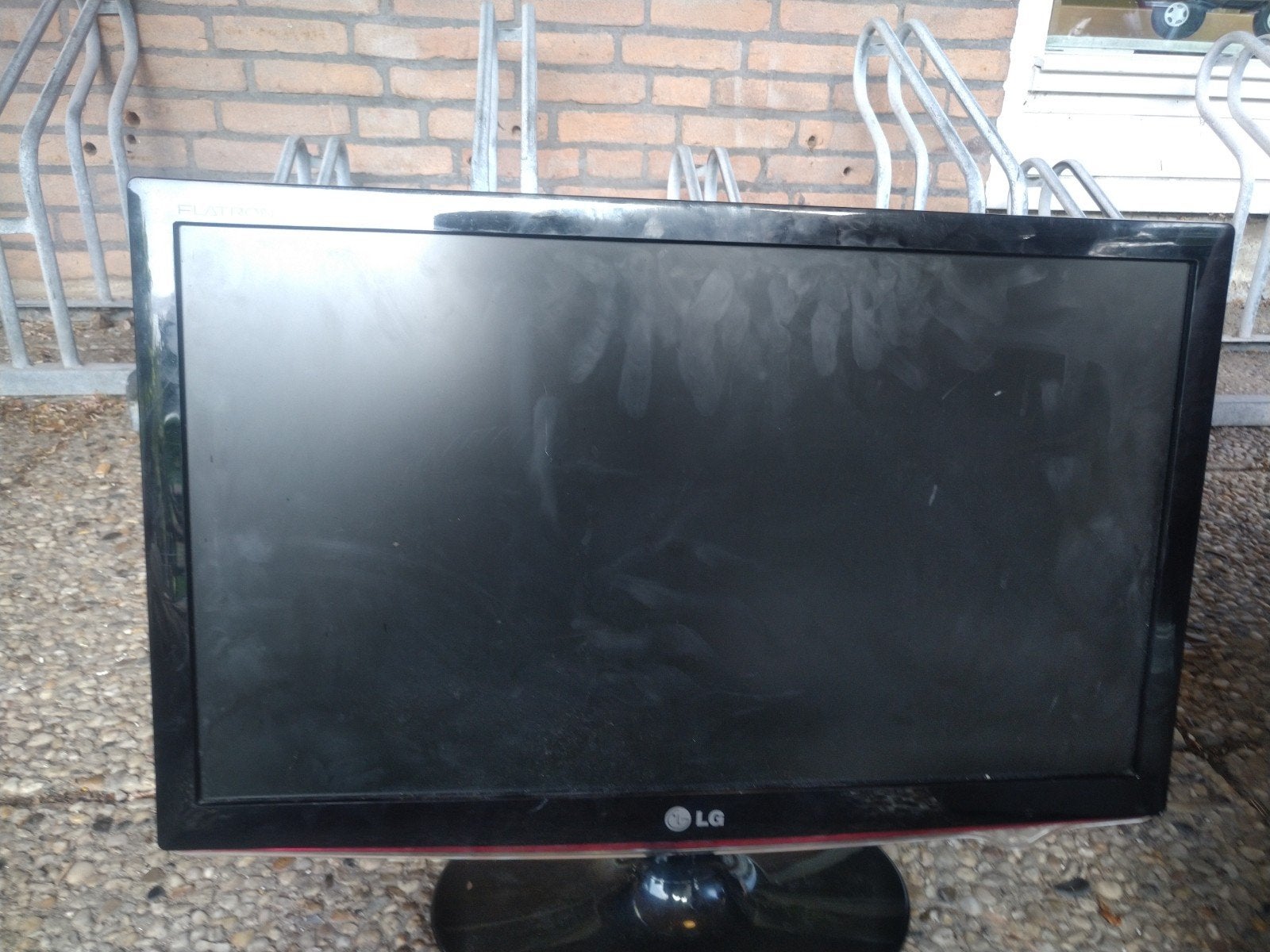 Lg flatron w2261vp-pf, Gebruikt, 50 Hz, Ophalen of Verzenden, 100 cm of meer