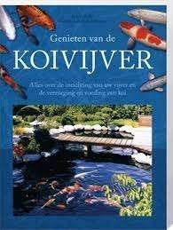 Genieten van de KOI vijver zgan, Boeken, Dieren en Huisdieren, Ophalen of Verzenden, Zo goed als nieuw, Vissen