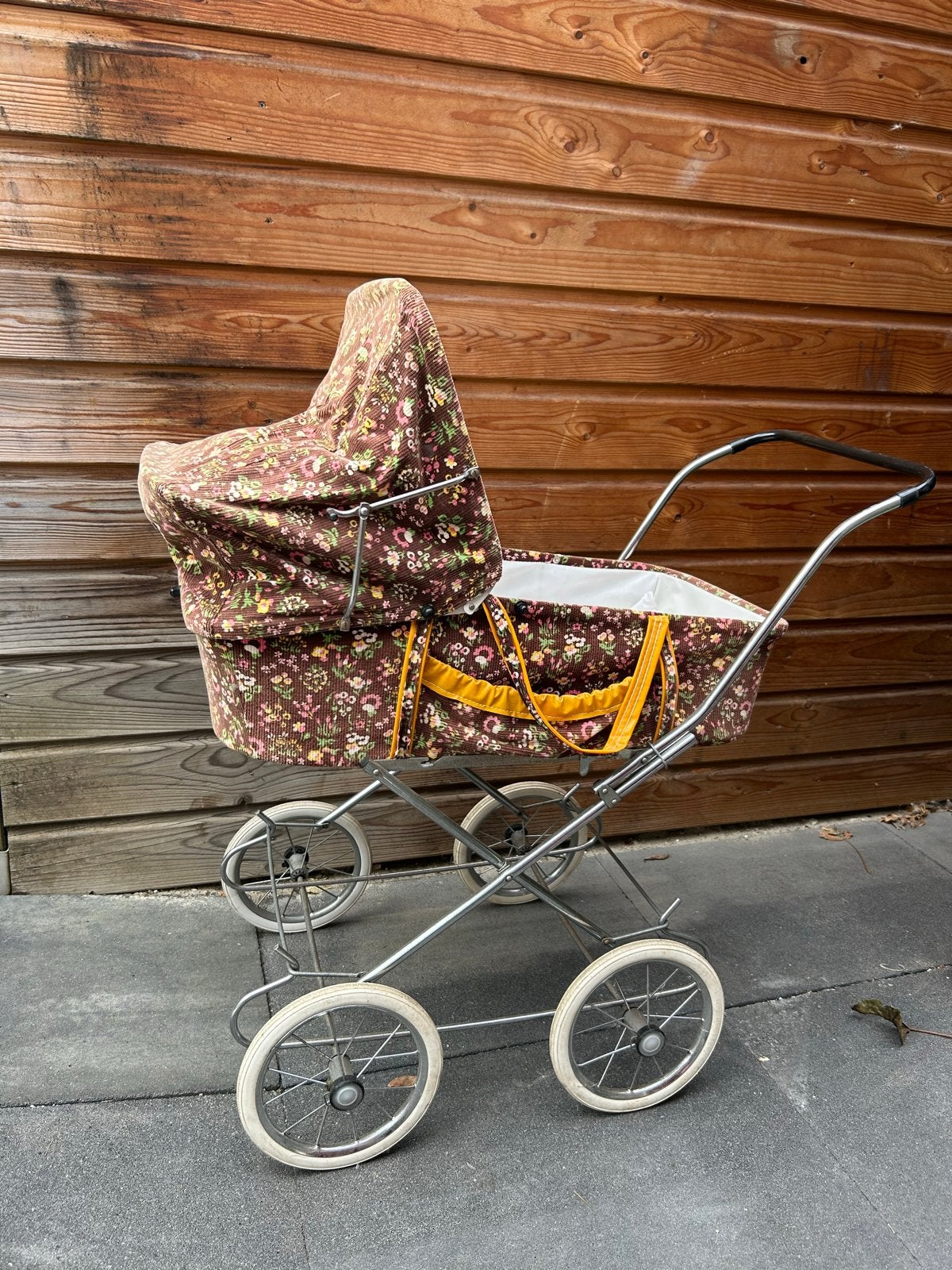 Vintage poppenwagen met bloemenprint, Ophalen, Gebruikt, Meisje