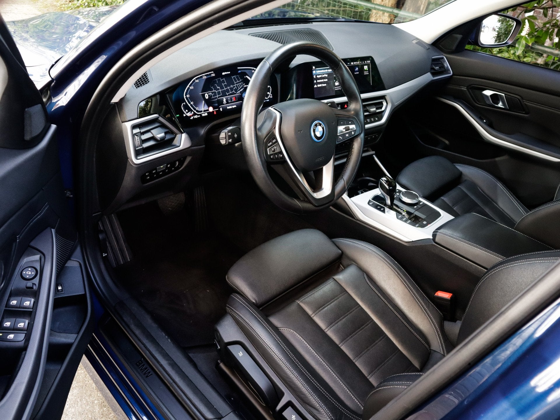 BMW 3-serie 320e Business Edition Plus 1e-Eig. & Keurig-Onde, Automaat, Gebruikt, 4 cilinders, Blauw