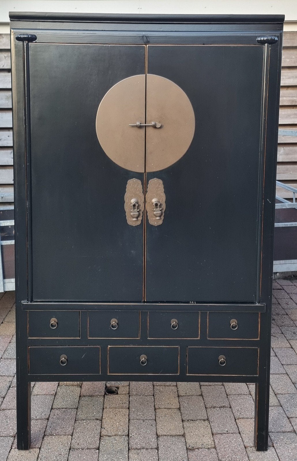 2x Zwart Chinees kabinet met messing beslag, Ophalen, Gebruikt