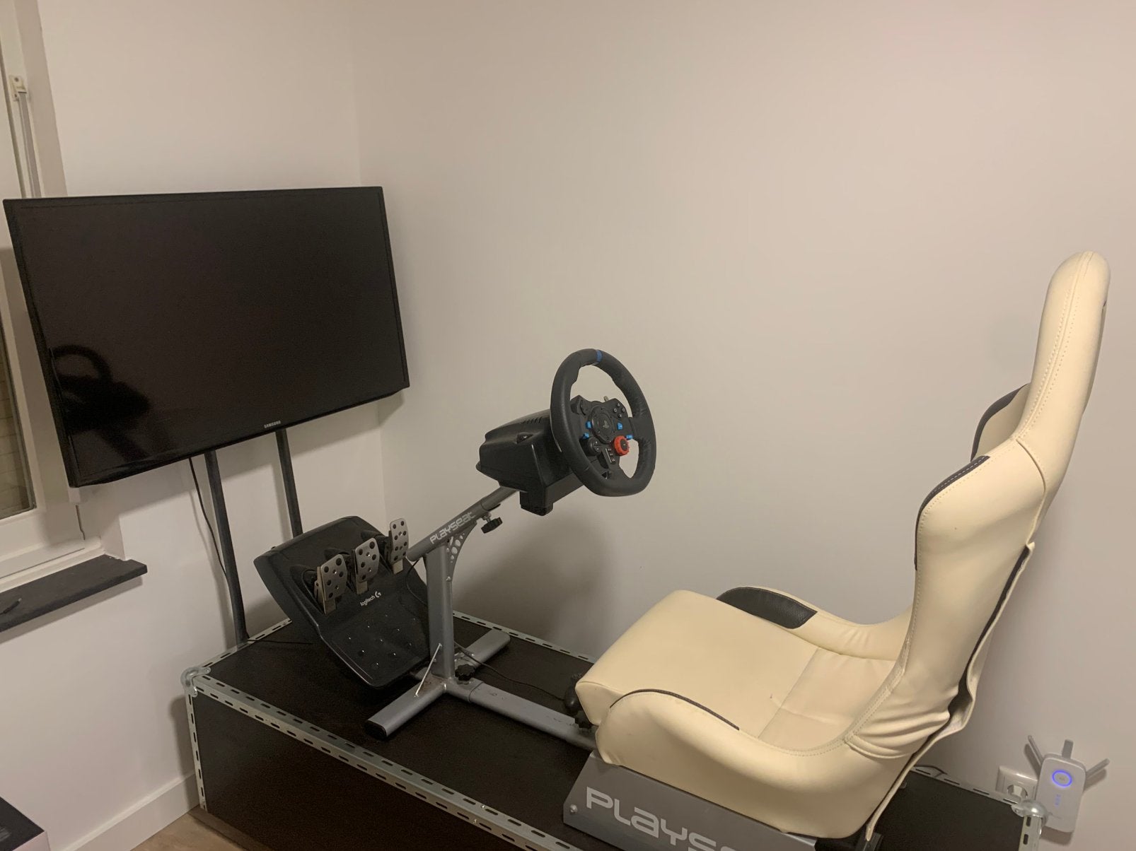 Playseat set compleet met tv ps4 spellen, Ophalen, Zo goed als nieuw
