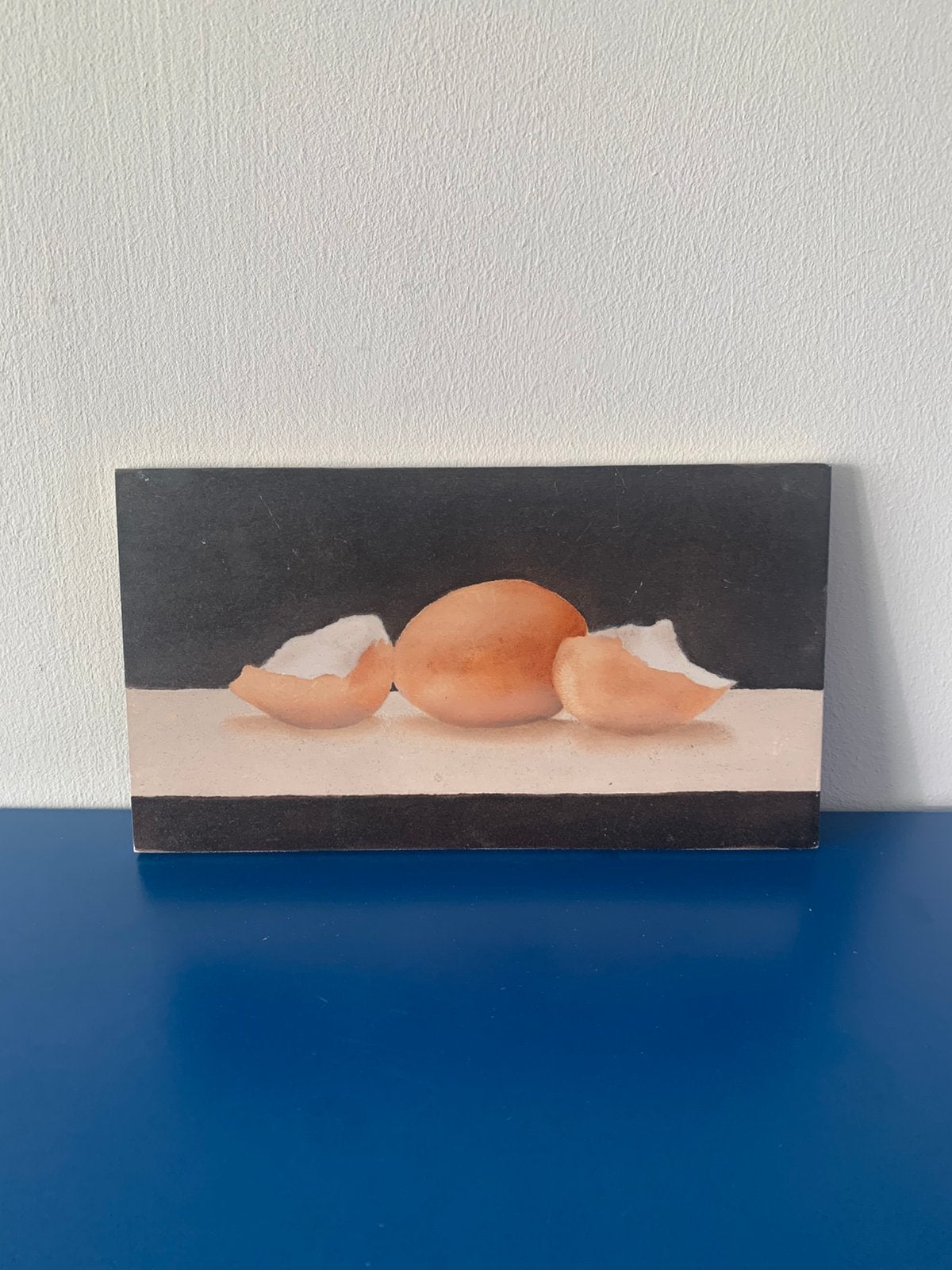 Klein schilderij eieren op houten plank/blokje, Antiek en Kunst, Ophalen of Verzenden