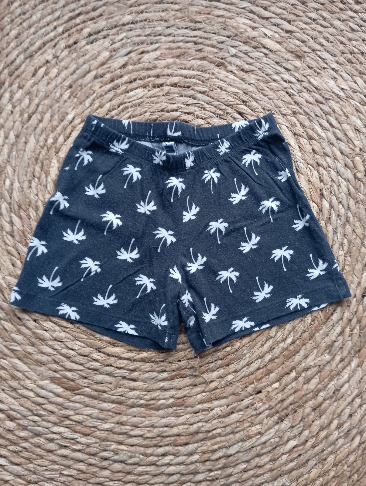 Hema pyjamabroekje met palmbomenprint - Maat 98/104, Kinderen en Baby's, Kinderkleding | Maat 98, Nacht- of Onderkleding, Gebruikt