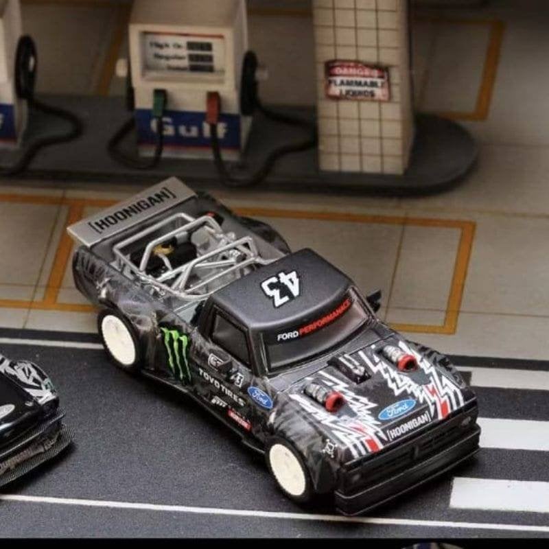 Hoonicorn F-150 Ford 1977 KEN BLOCK 1:64 Street warrior 040, Verzenden, Nieuw, Auto
