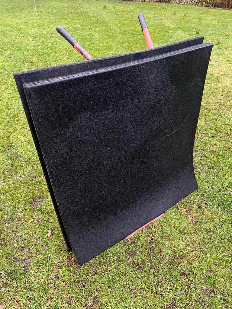 350+ 100x100 rubberen tegels, Ophalen, Zo goed als nieuw, Overige typen
