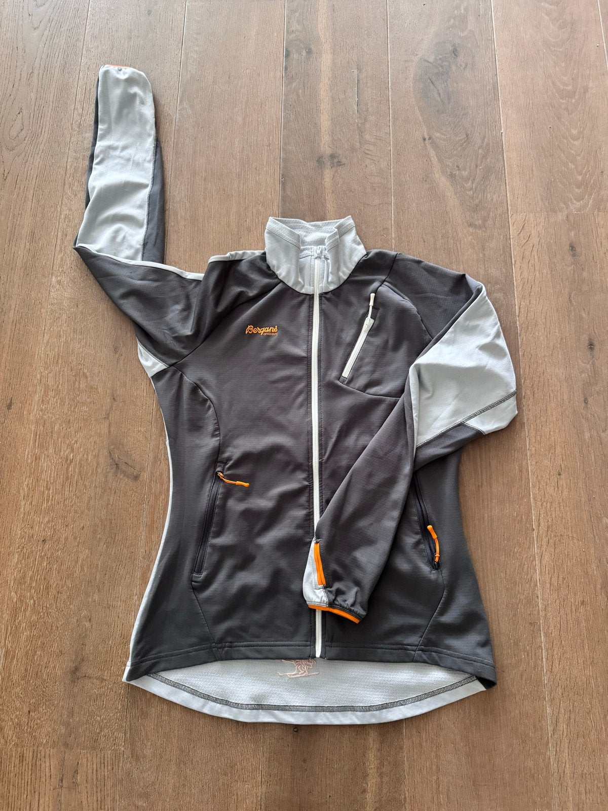 Bergans of Norway sportjas maat S (kan ook als M), Ophalen of Verzenden, Zo goed als nieuw, Hardlopen of Fietsen, Maat 36 (S)