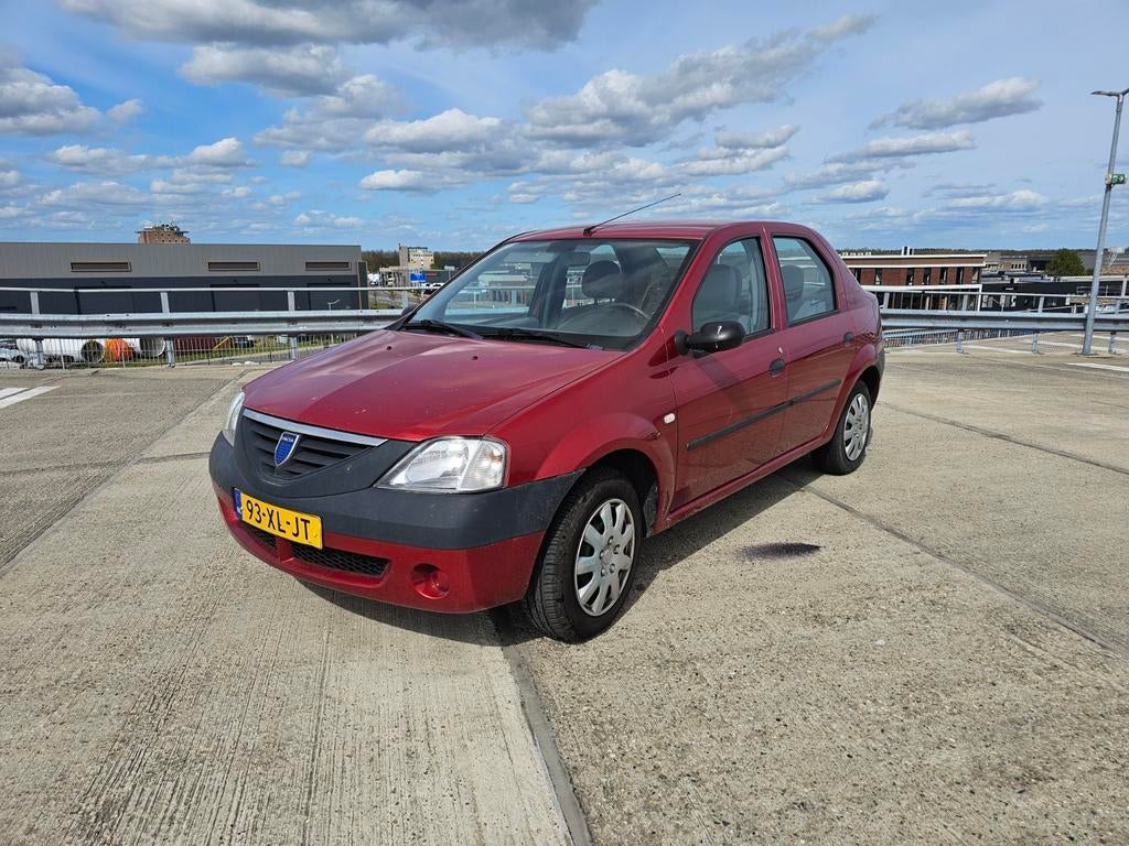 Dacia Logan 1.4 Sedan E4 2007 Rood, Auto's, Voorwielaandrijving, Stof, 74 pk, 31 €/maand